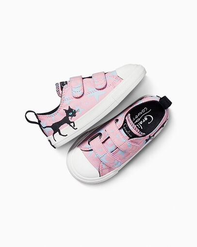 Pink / Black Converse Converse x Coraline Chuck Taylor All Star Kids' Sneakers UK | C-50648919
